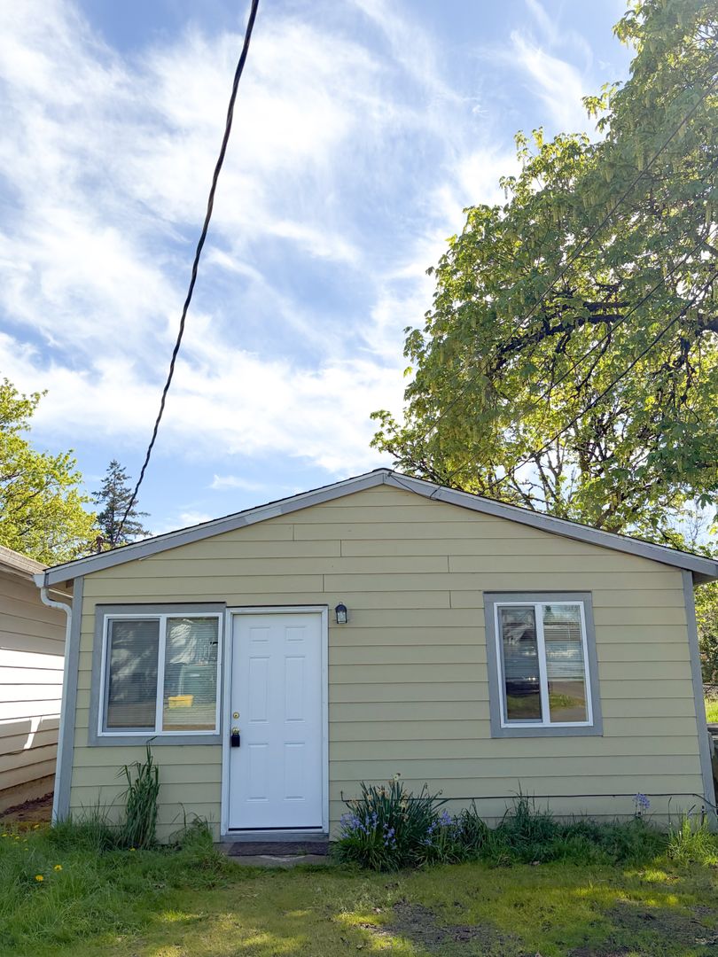 Independence Apartment: 290/290.5 Thorpe Street