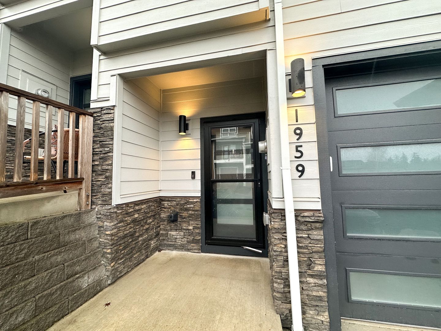 Salem House: 1959 Kari Dawn Ave. SE