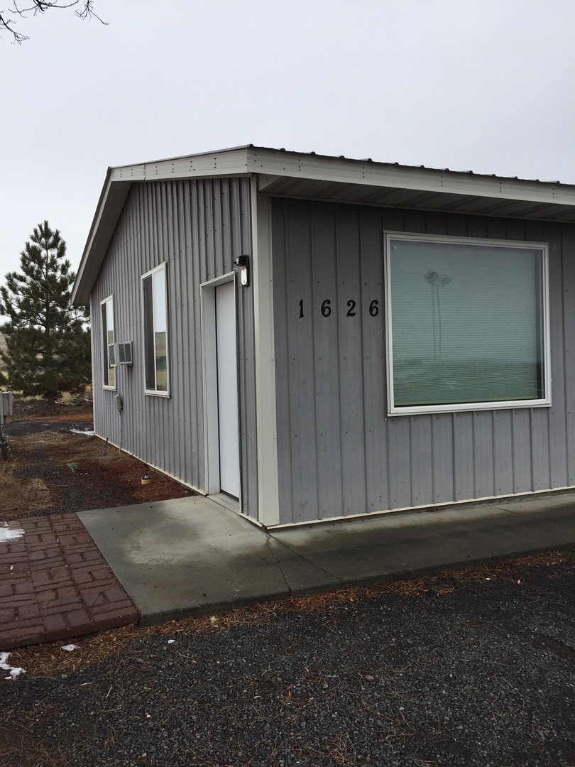 Ephrata House: 1626 HWY 28
