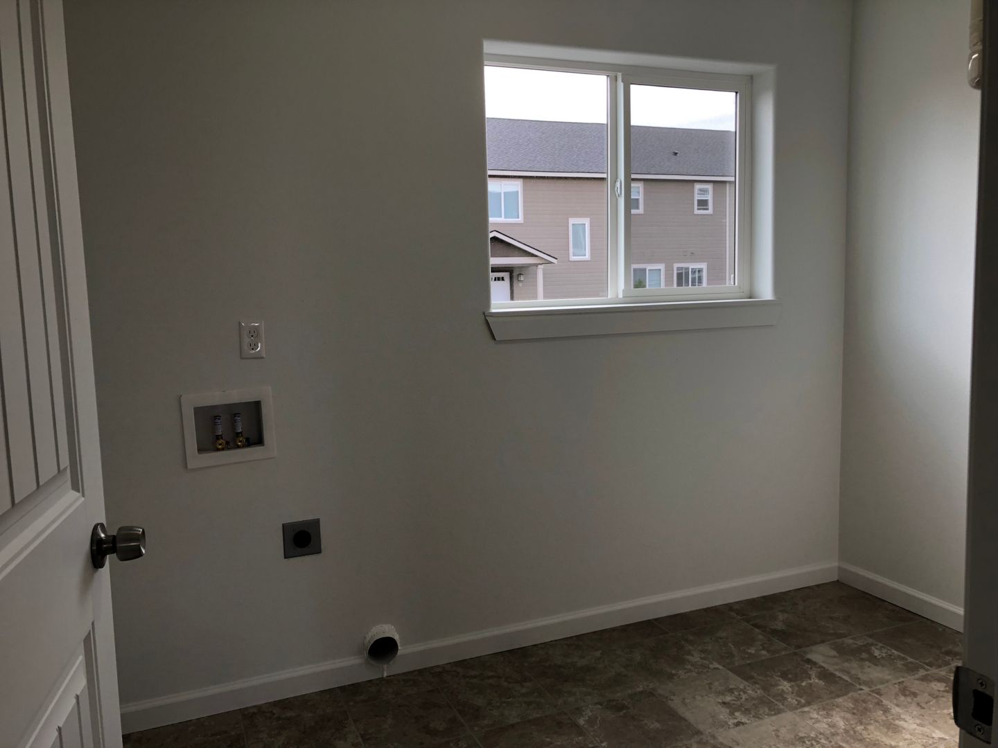 Ephrata Apartment: 711 Ne 3rd Ave