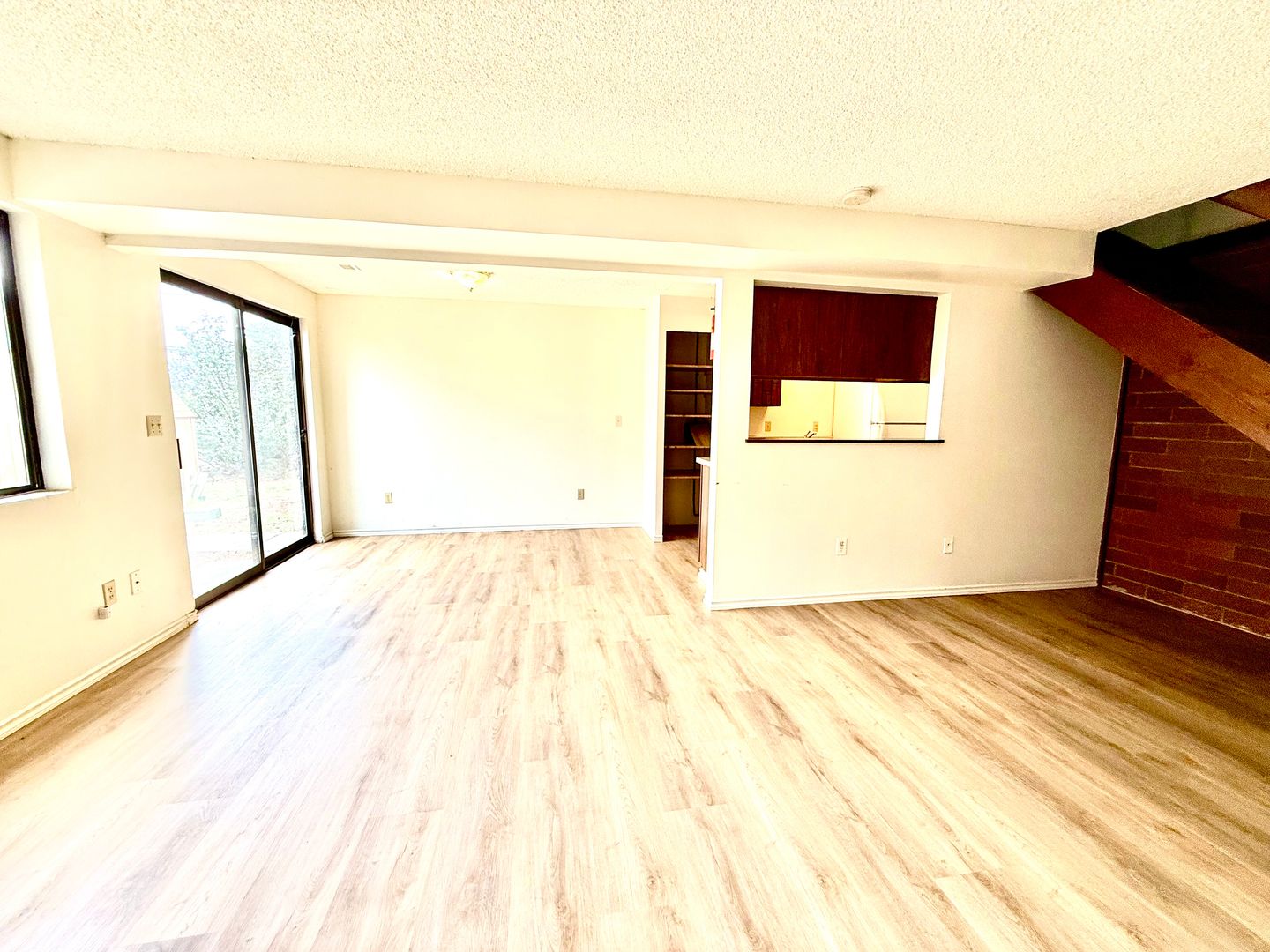 Moses Lake Apartment: 1211 W Ivy Ave