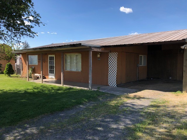 Moses Lake House: 9436 Beacon Rd