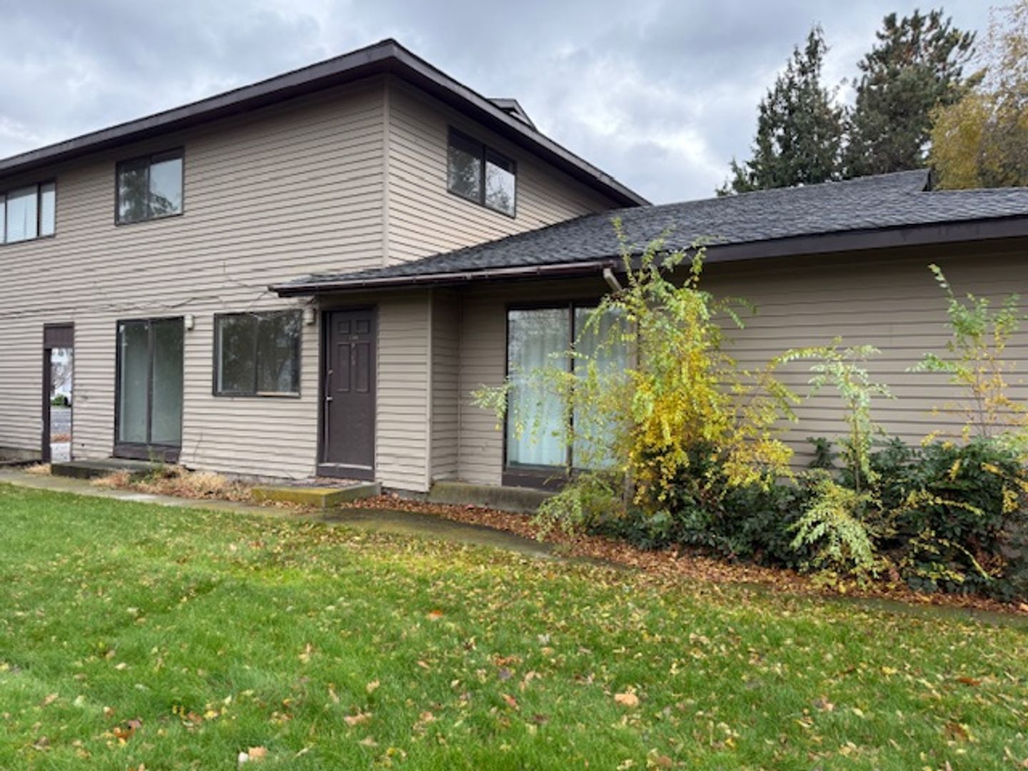 Moses Lake Apartment: 1205 Ivy Ave