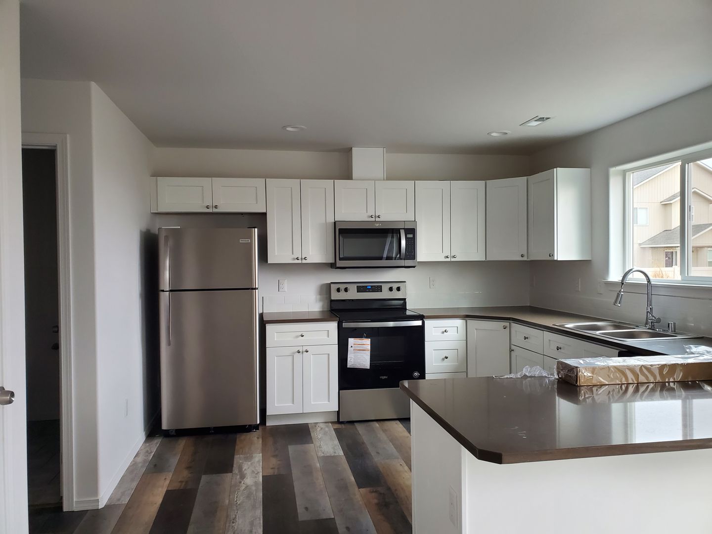 Ephrata Apartment: 707 NE 3rd Ave