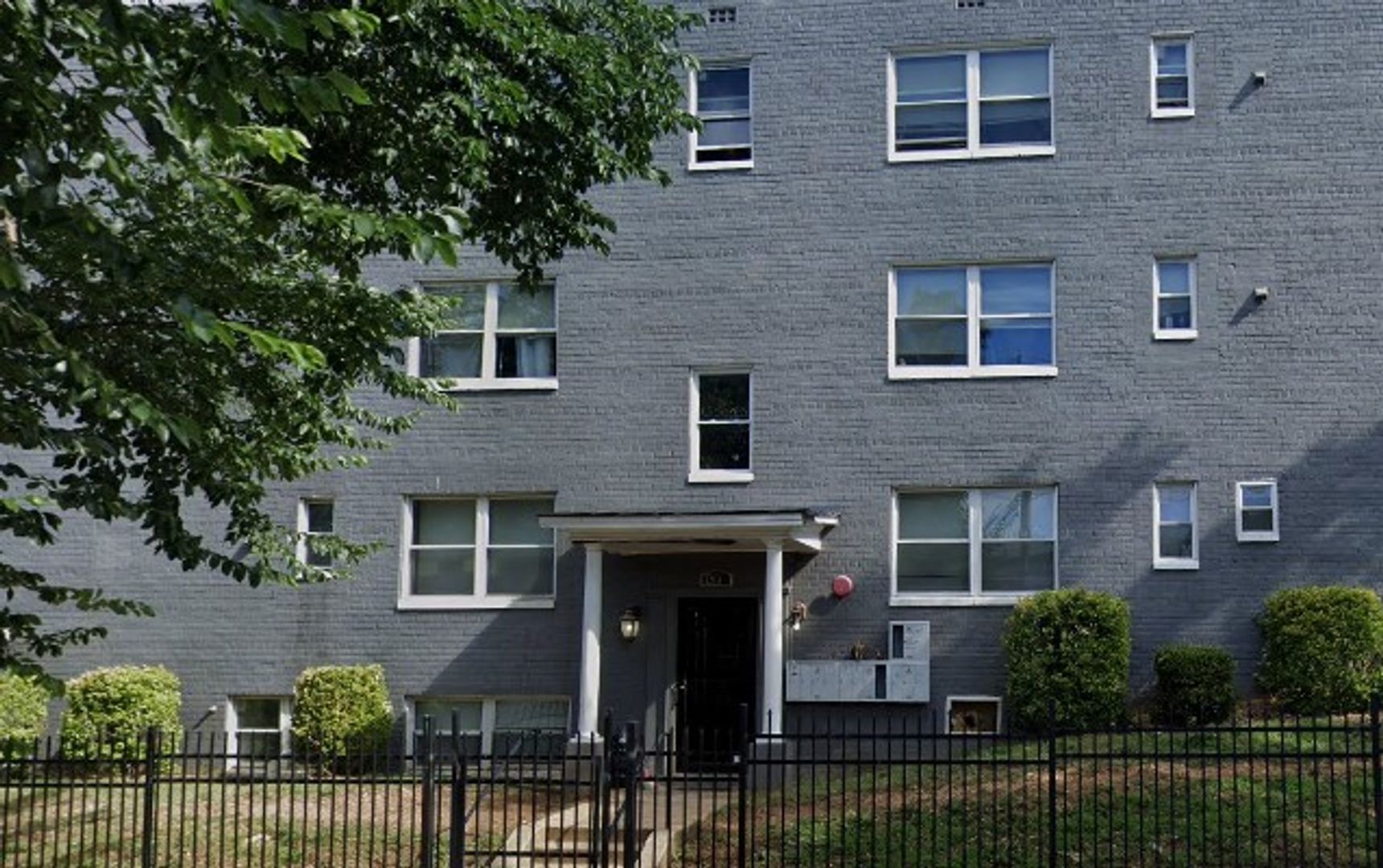 Washington Apartment: 1300 Congress St. SE