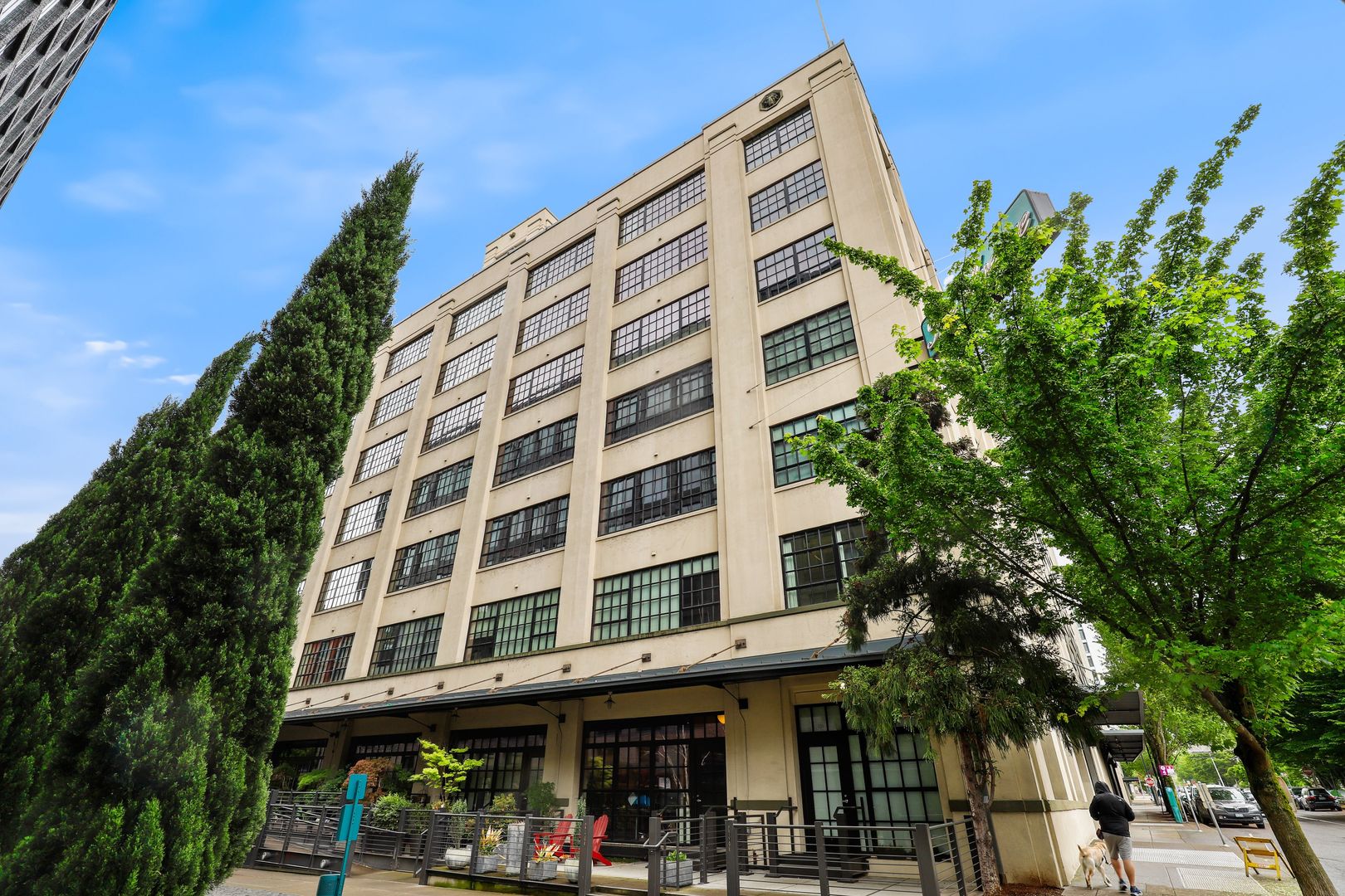 Portland Condo: 1400 NW Irving St
