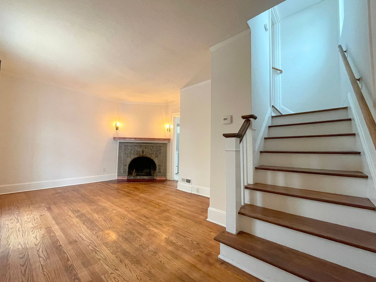 410 NE Holland St, Portland, OR 97211