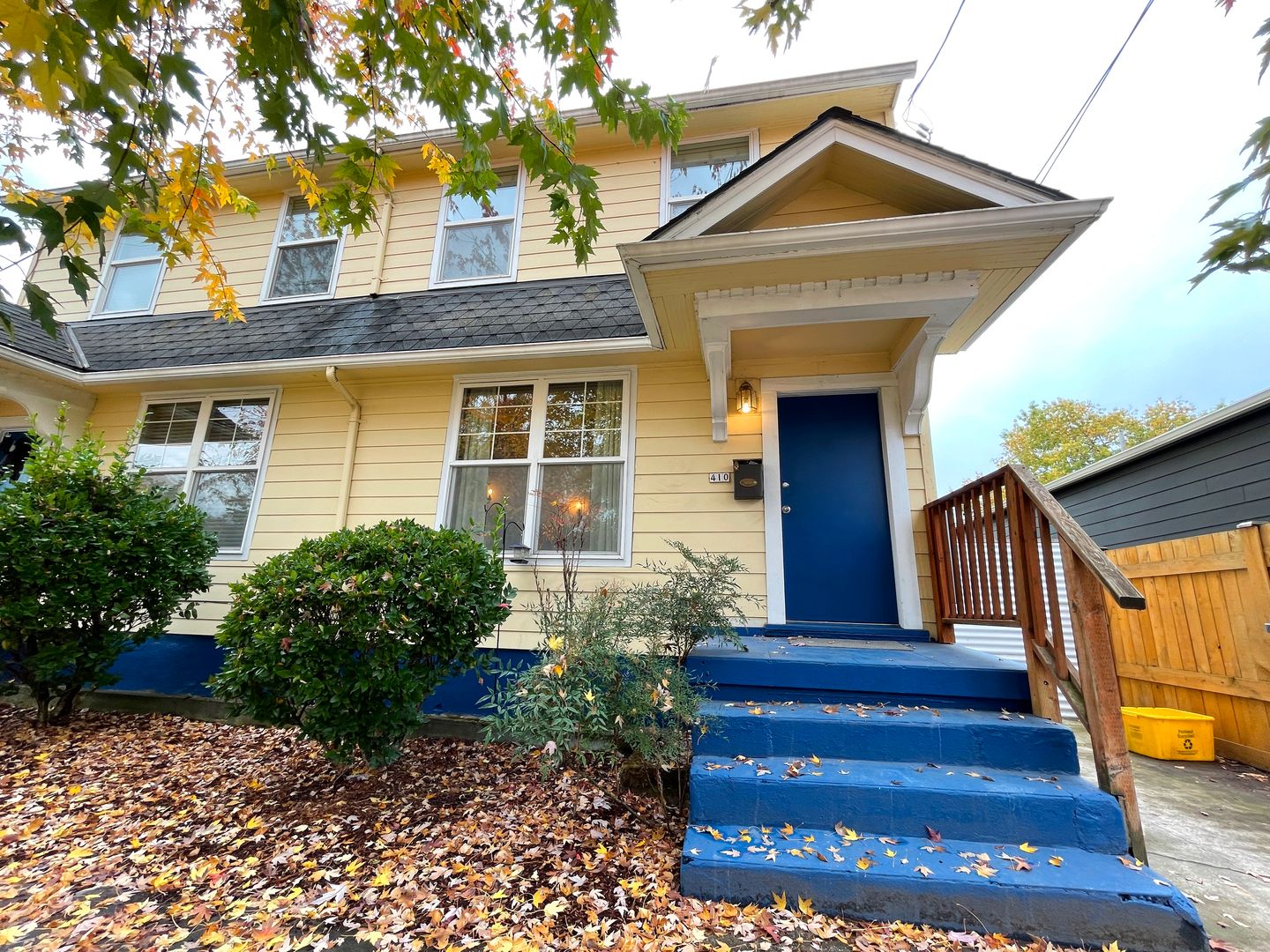 410 NE Holland St, Portland, OR 97211