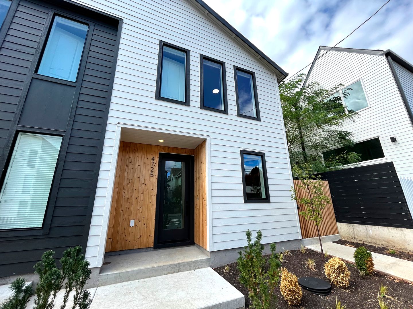 Portland Townhome: 4725 N Williams Ave