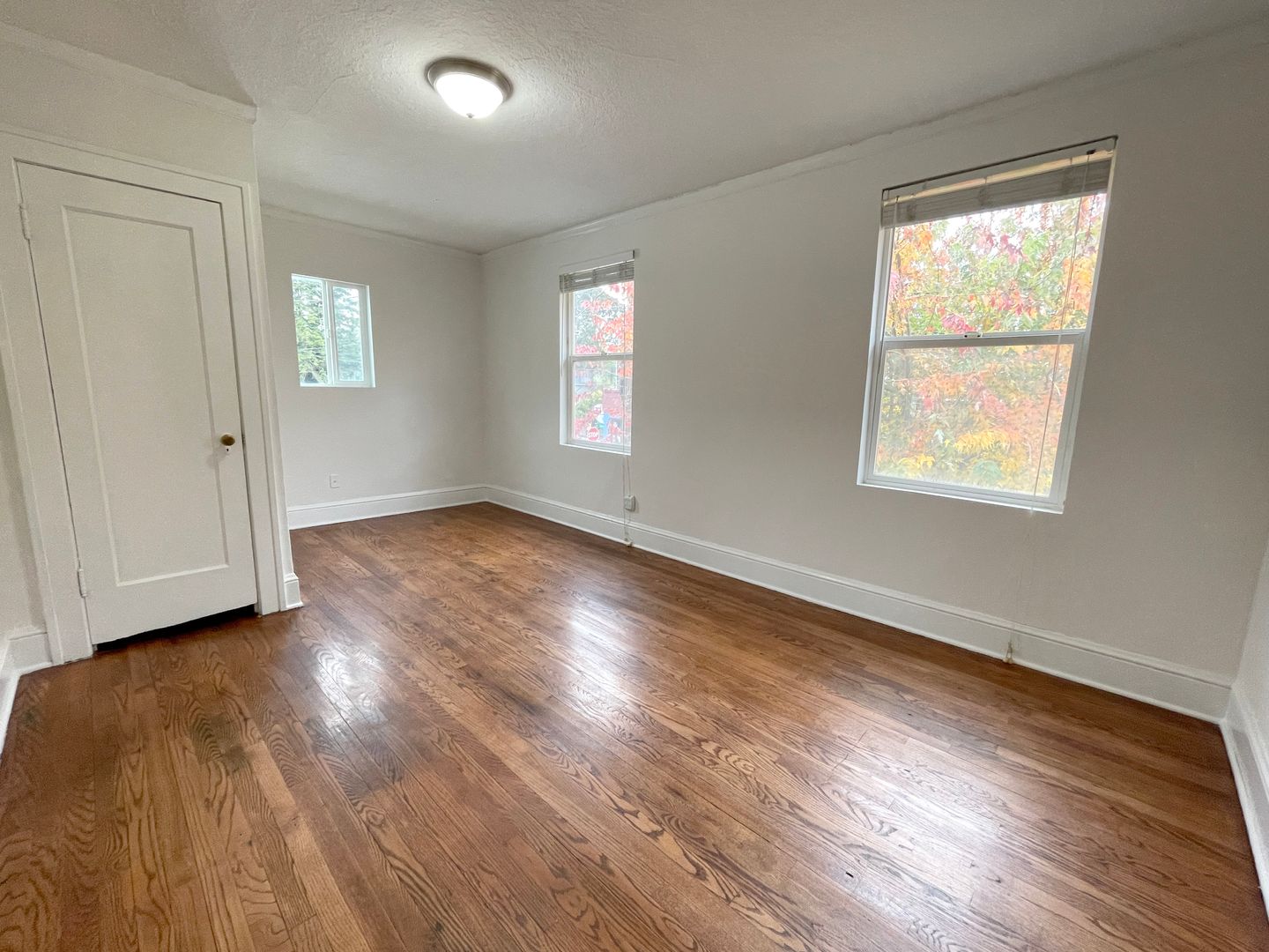 410 NE Holland St, Portland, OR 97211