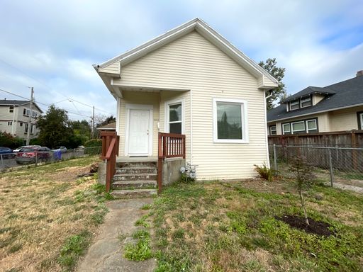 Darling 1905 Home on Corner Lot with Huge Windows, Off-Street Parking, Fenced Yard – photo 1