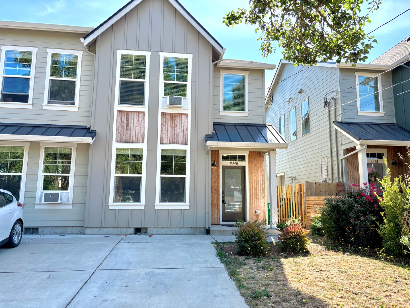 Portland Apartment: 9540-9542 N. Allegheny Ave.