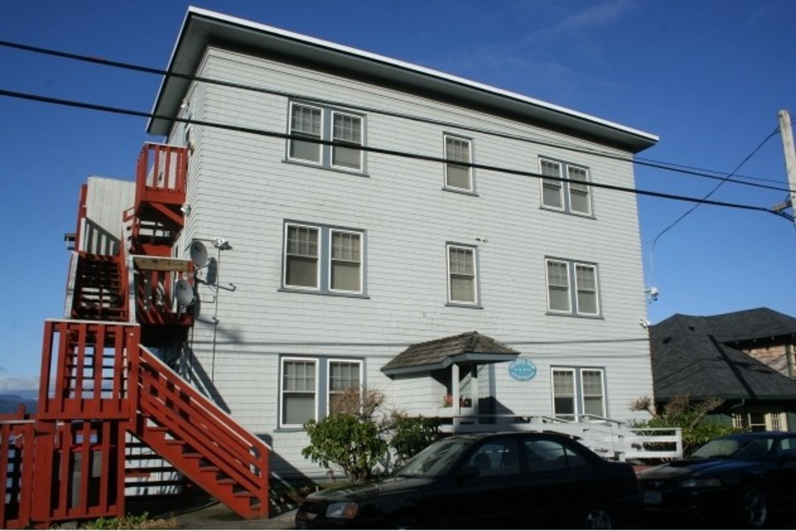 Astoria Apartment: 40 W. Bond Street