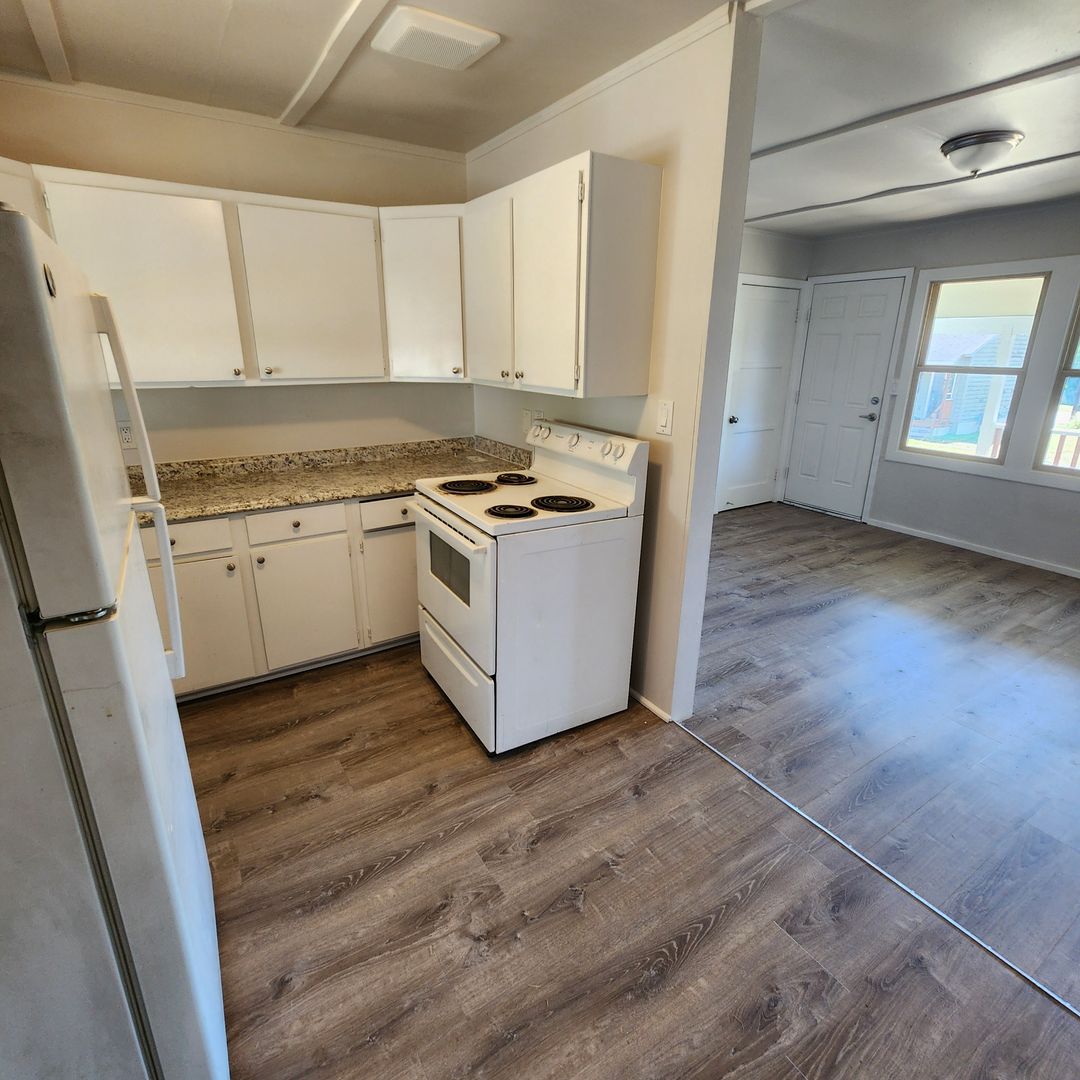 Astoria Apartment: 91817 Highway 202