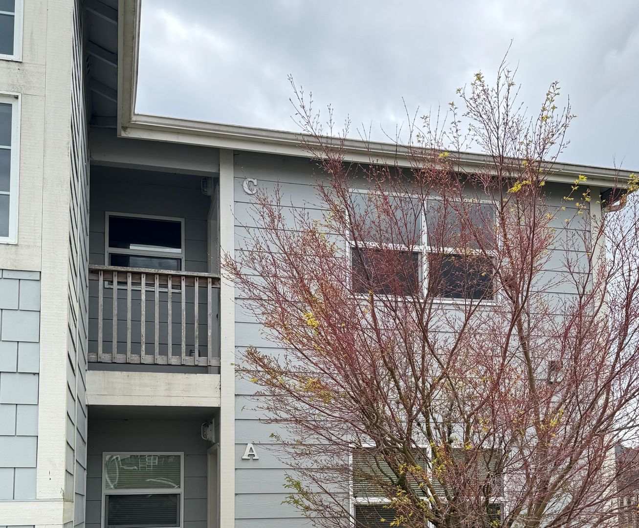Warrenton Apartment: 2035 SE Azalea Ave.