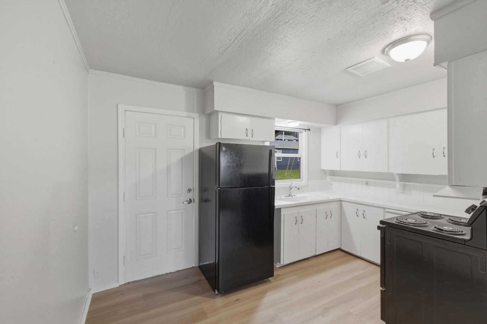 Astoria Apartment: 91817 Highway 202