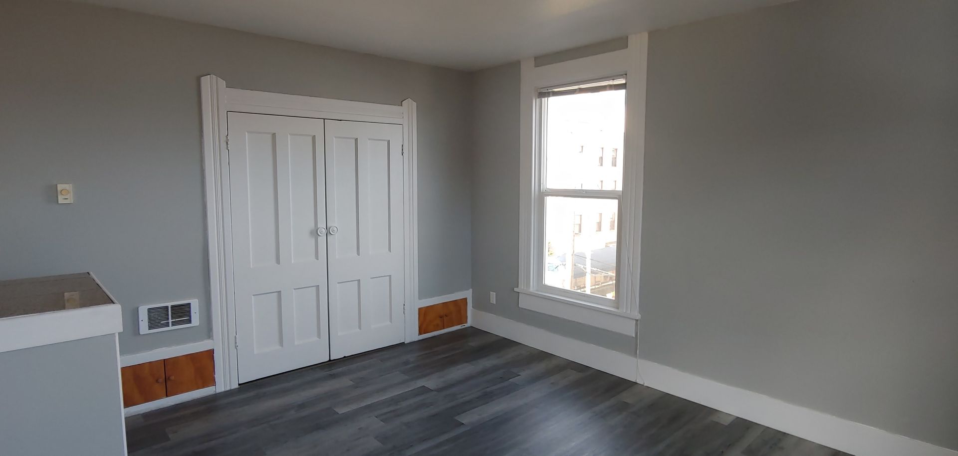 Astoria Apartment: 1543 - 1527 Exchange St.