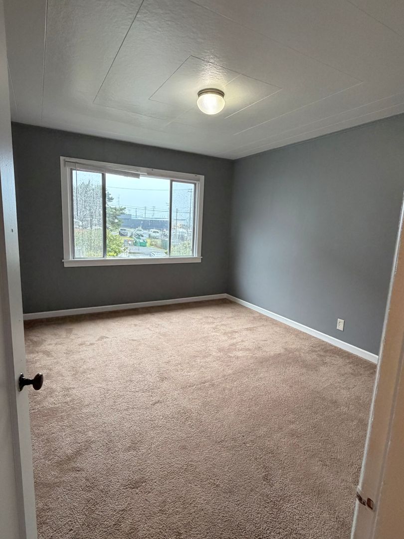 Astoria Apartment: 386/390/400 W. Marine Drive