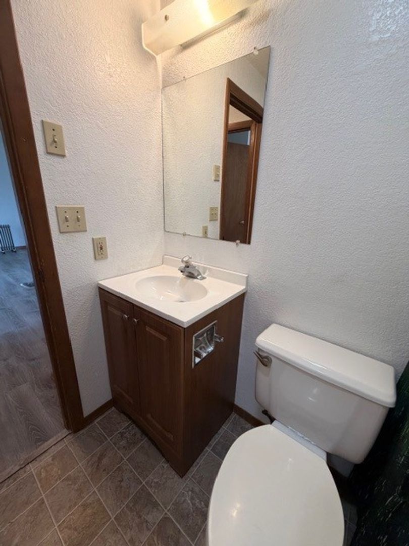 Seaside Apartment: 951/953 Ave. K