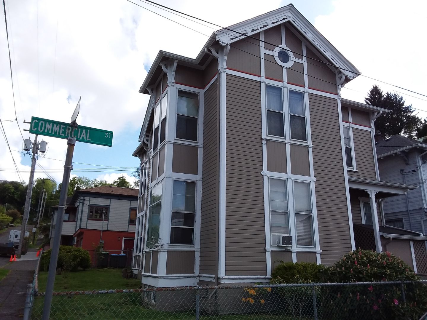 Astoria Apartment: 591 Commercial Street