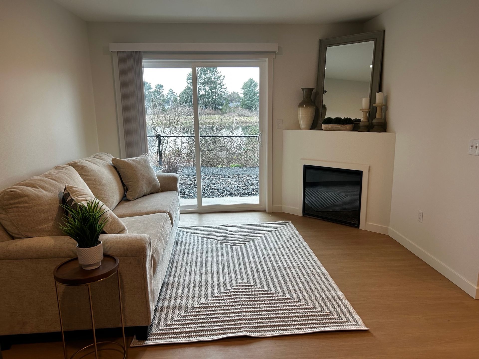 Seaside Apartment: 1000 S. Holladay Drive