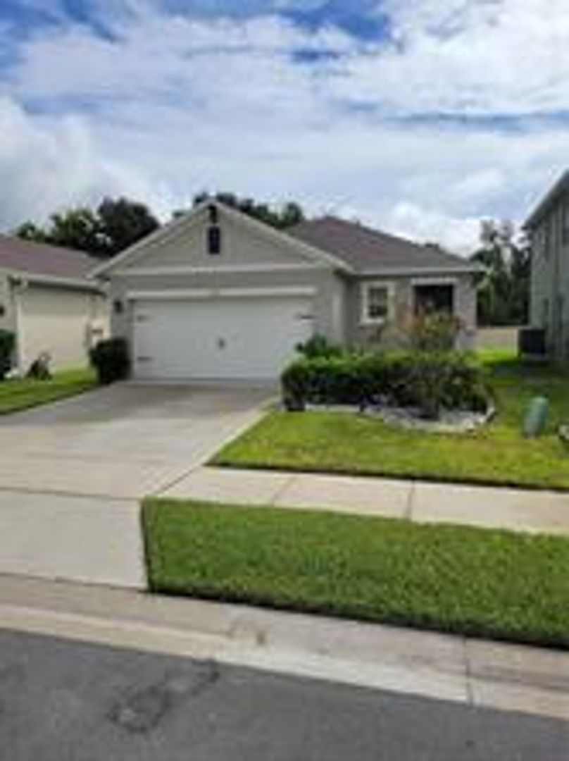 Sanford House: 2279 Delhi Place