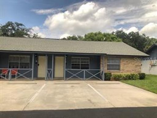 2 Bedroom / 1 Bath Duplex in Sanford - Available Now! – photo 1
