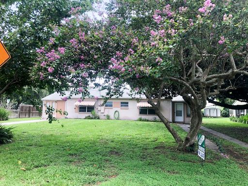Orlando 2 Bedroom/1 Bath Duplex Apartment – photo 1