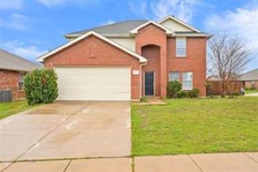 2743 Hacienda Lake Dr