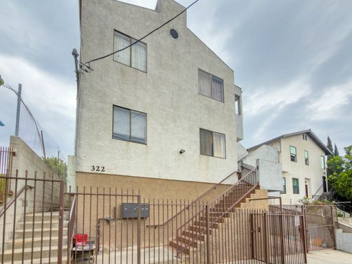*** Move-in Special*** Newly Updated 1 BR in Silverlake! – photo 1