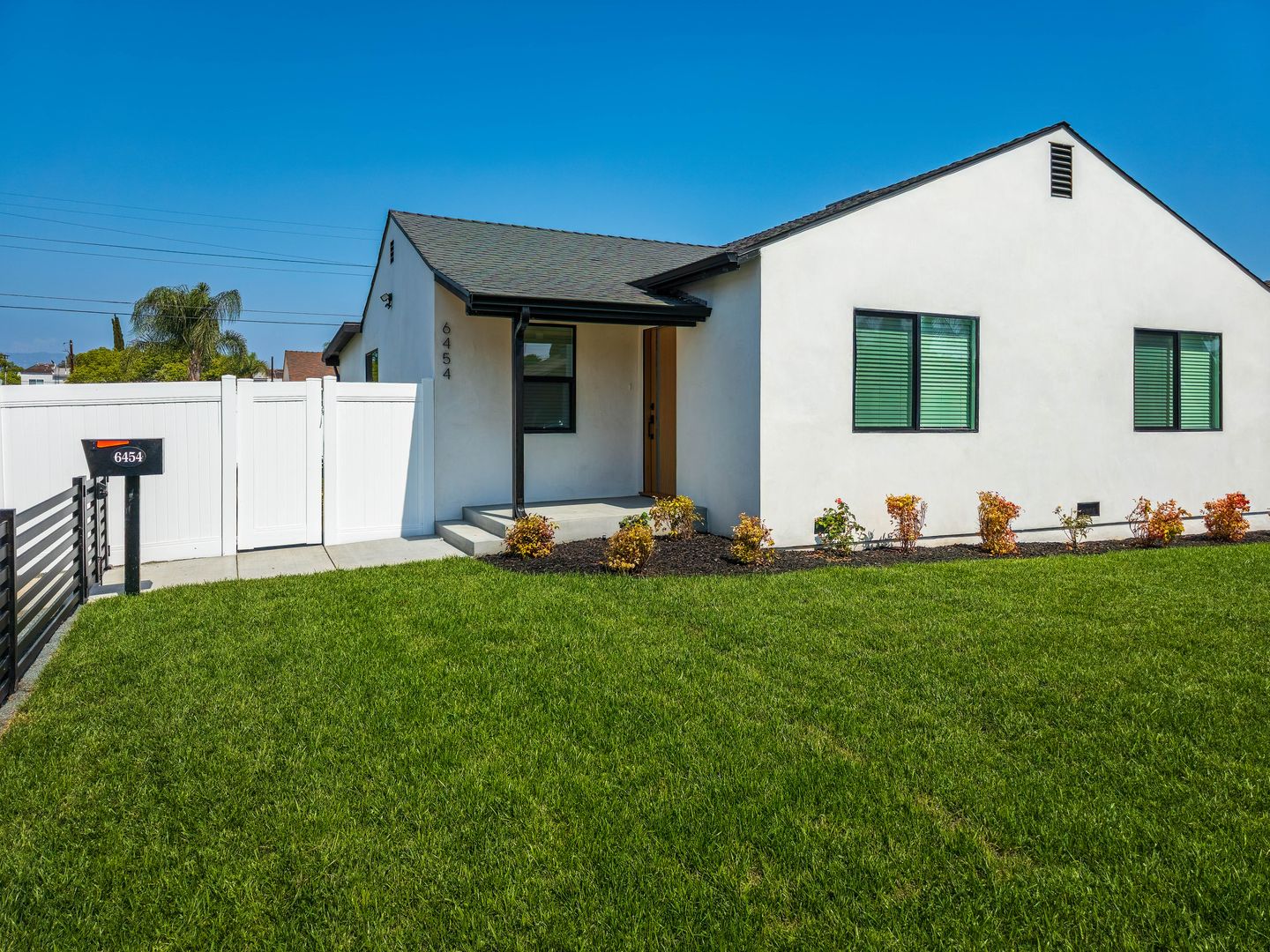 North Hollywood House: 6454 Gentry Ave