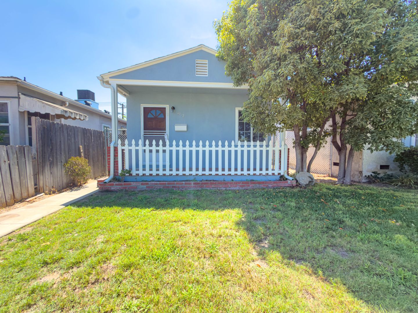 Burbank Apartment: 4114 W Victory Blvd