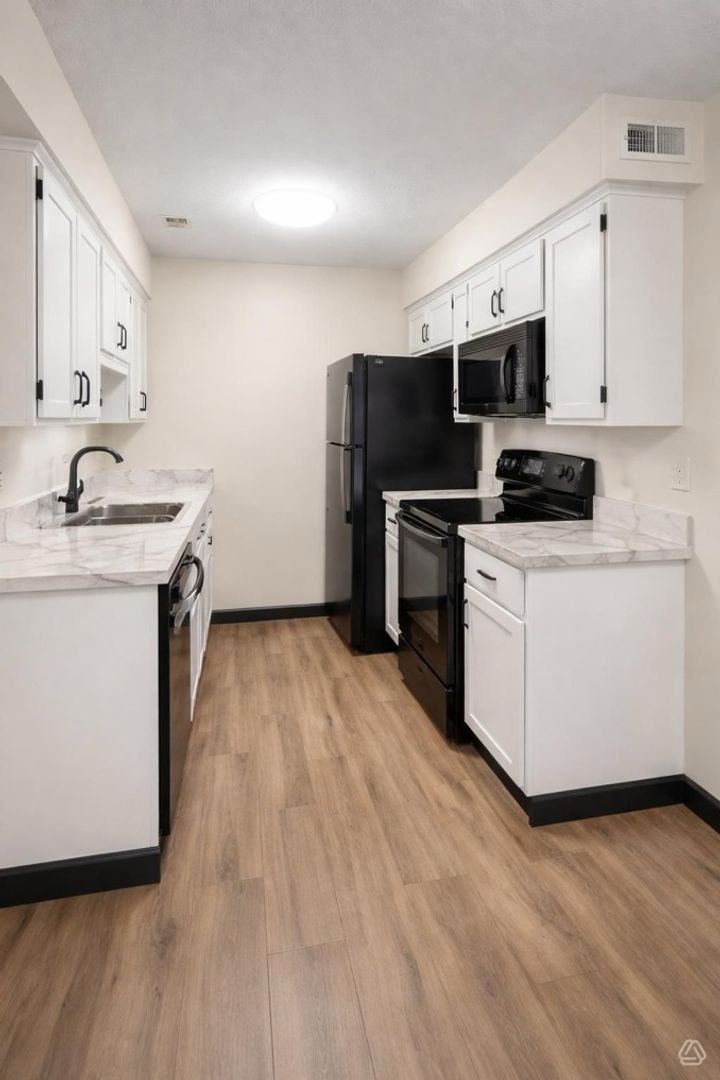 Wichita Apartment: 2919 S. George Washington Blvd