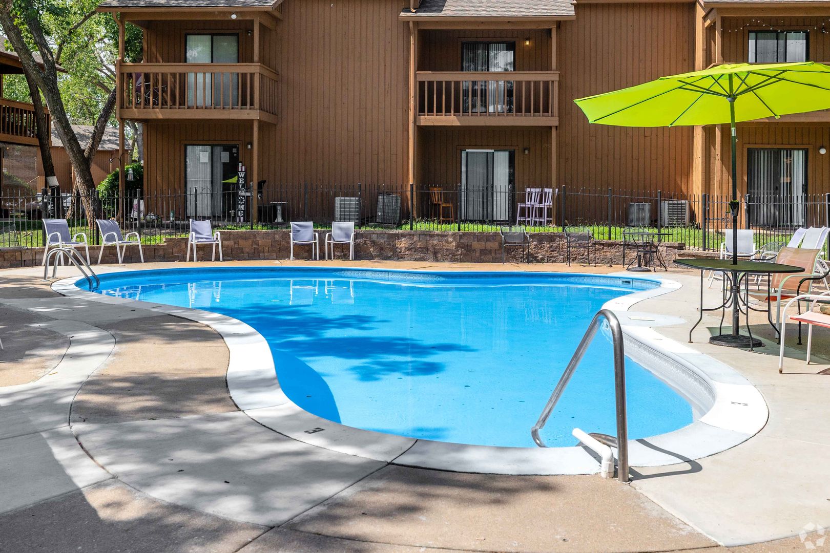 Wichita Apartment: 6747 W Par Ln