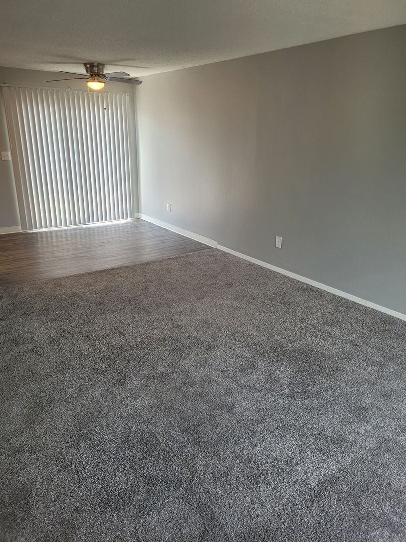 Wichita Apartment: 2510 E. Pawnee