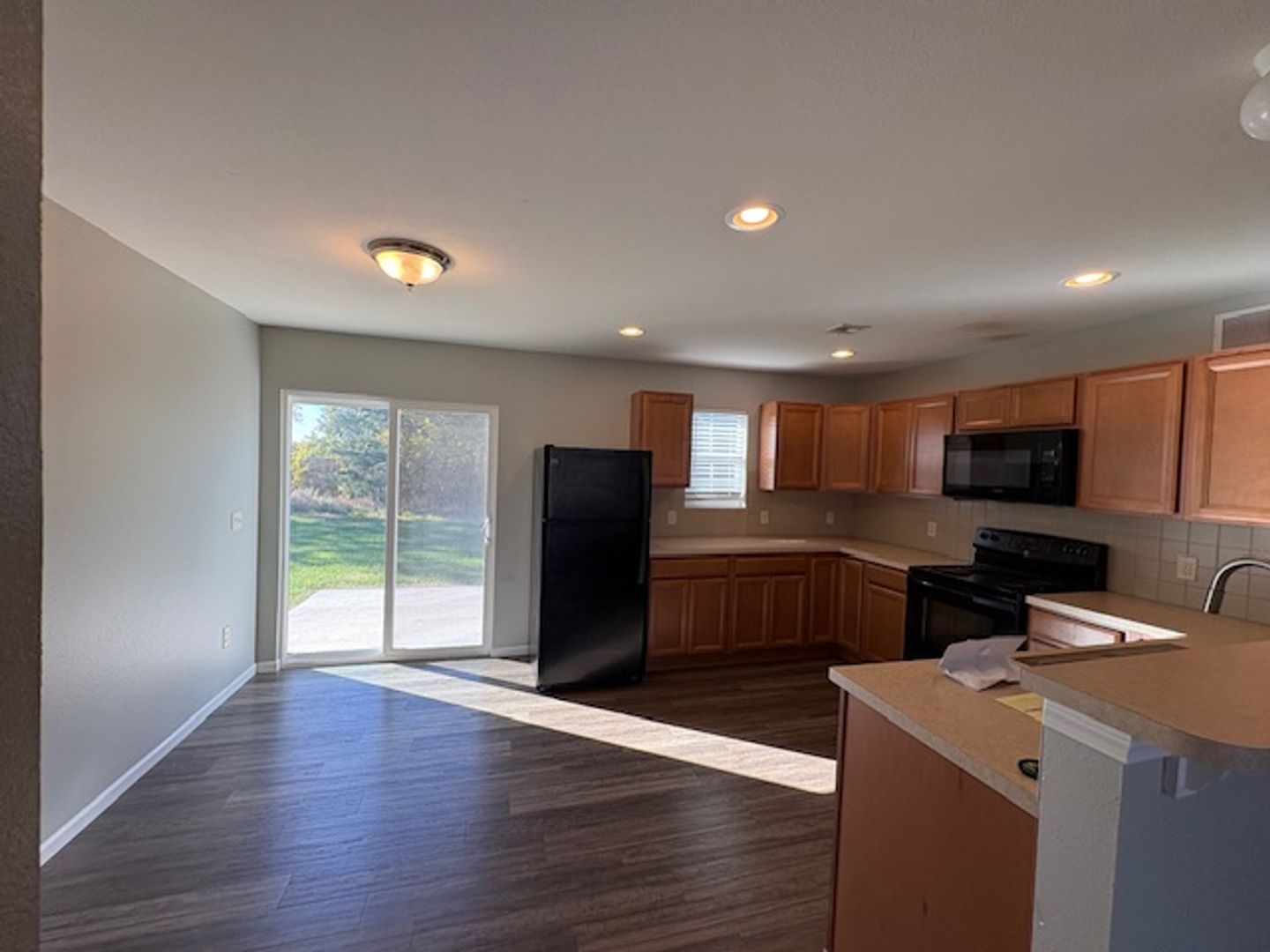 Newton Apartment: 704 Cottonwood Crossing Drive