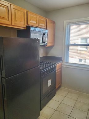 Renovated, Modern, Trendy 1 Bedroom Apt.