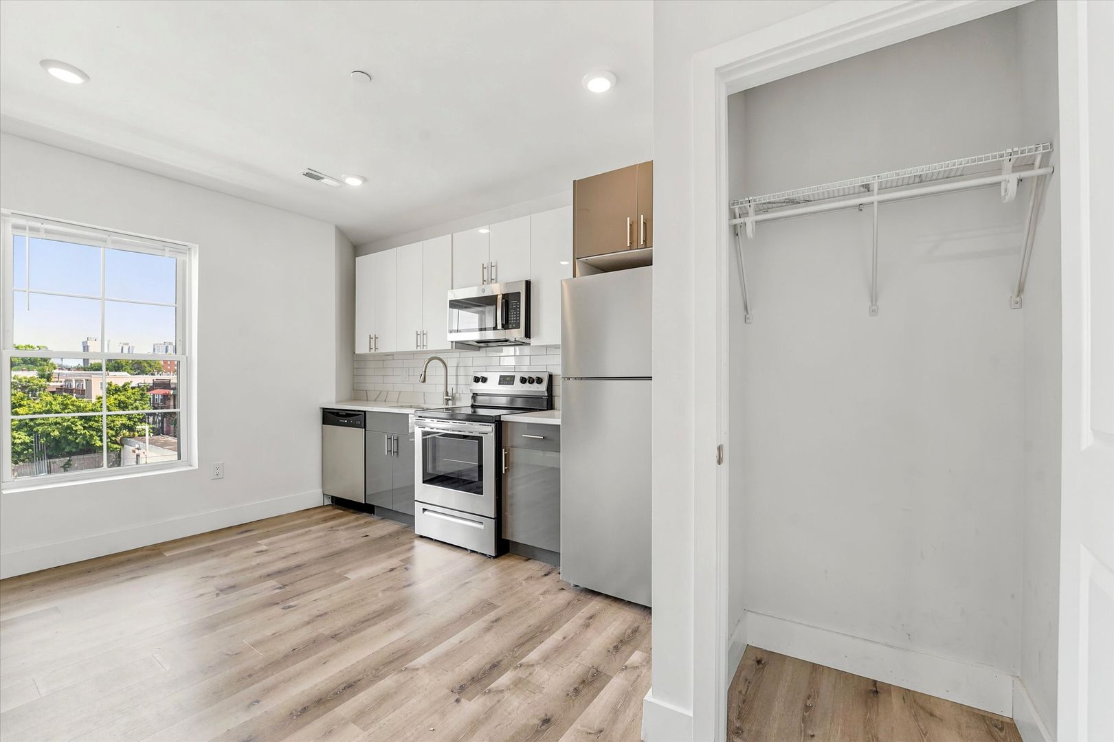 Philadelphia Apartment: 4700 Chestnut St