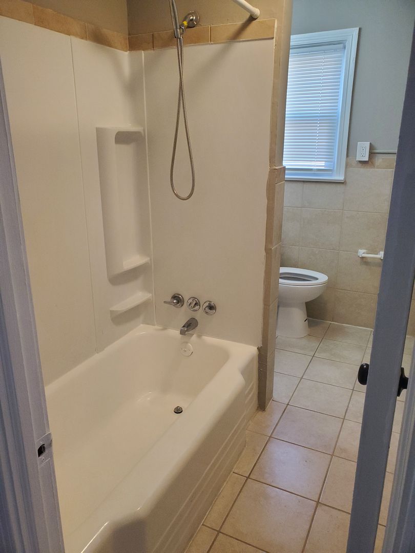 Easton Apartment: 102-282 Rock Street