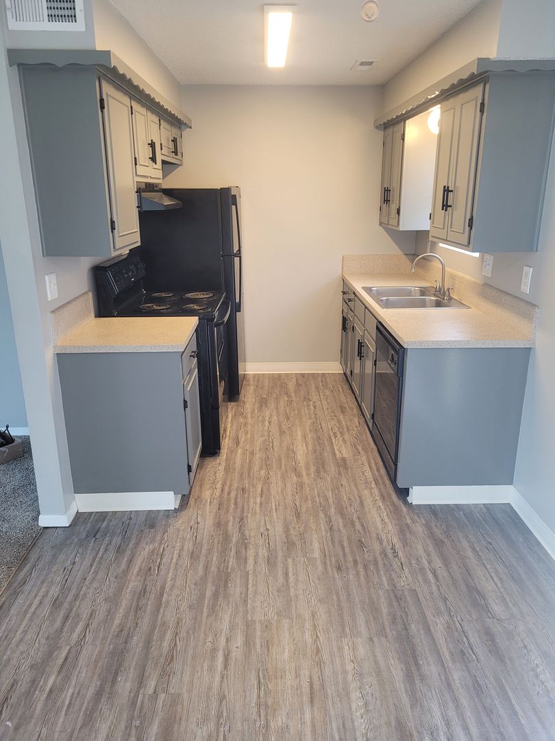 Wichita Apartment: 2510 E. Pawnee