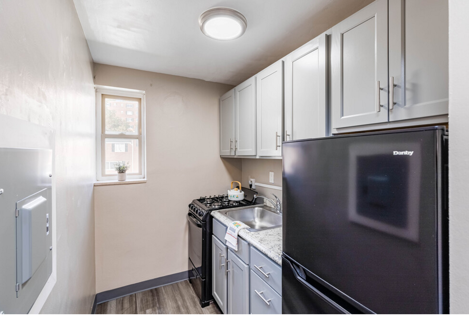 Pittsburgh Apartment: 1526 Parkline Drive