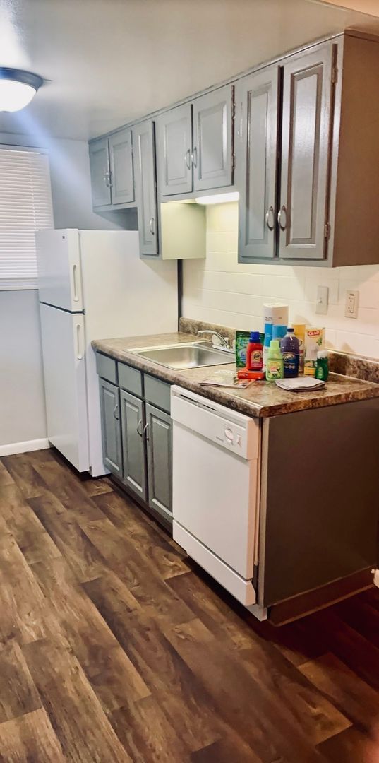 Wichita Apartment: 1440 N. Clarence Ave.