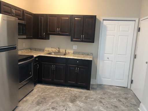Bright, Spacious & Modern 1 Bedroom in Historic Downtown Easton!! – photo 1