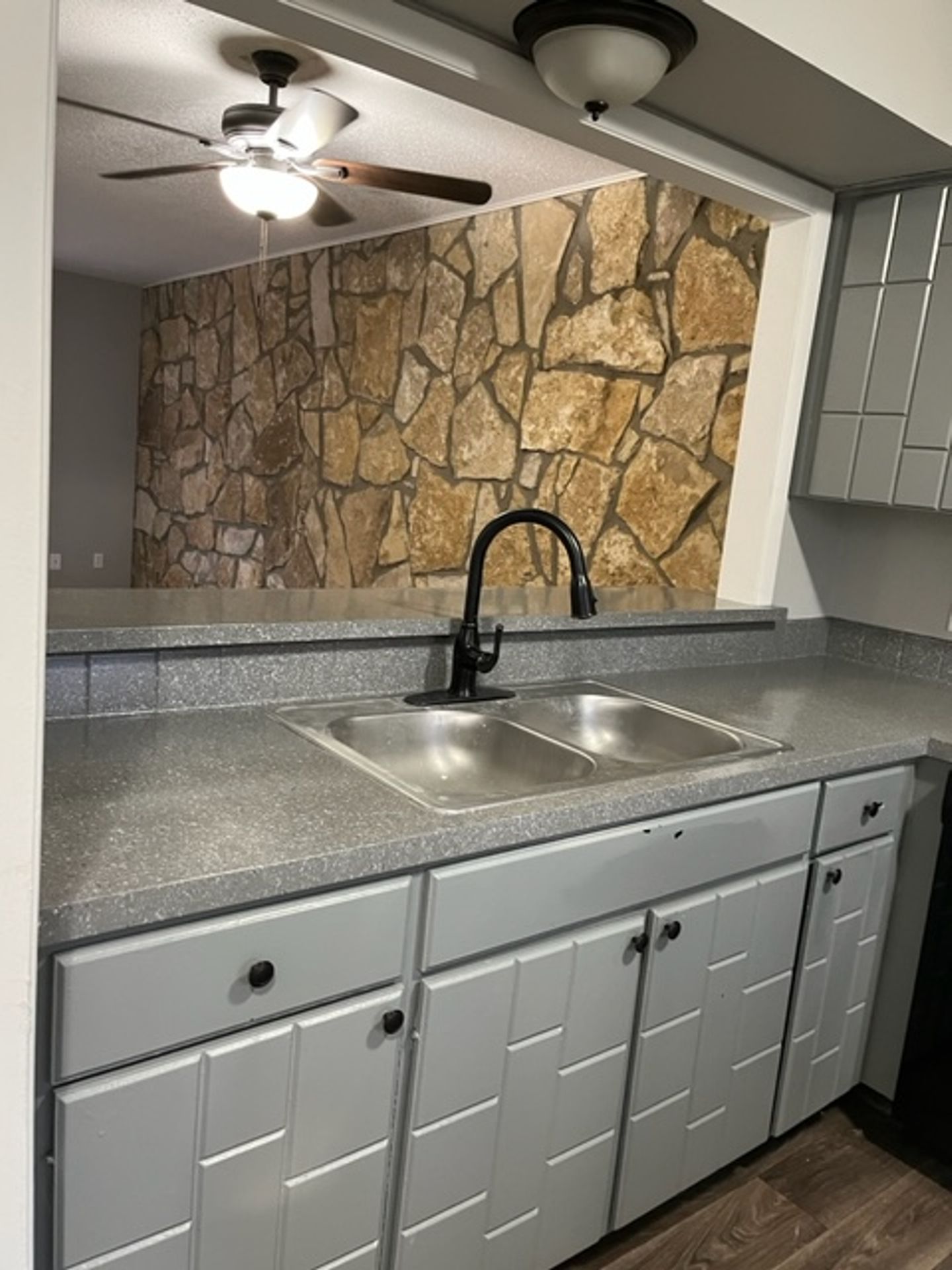 Wichita Apartment: 1000 S Woodlawn Street