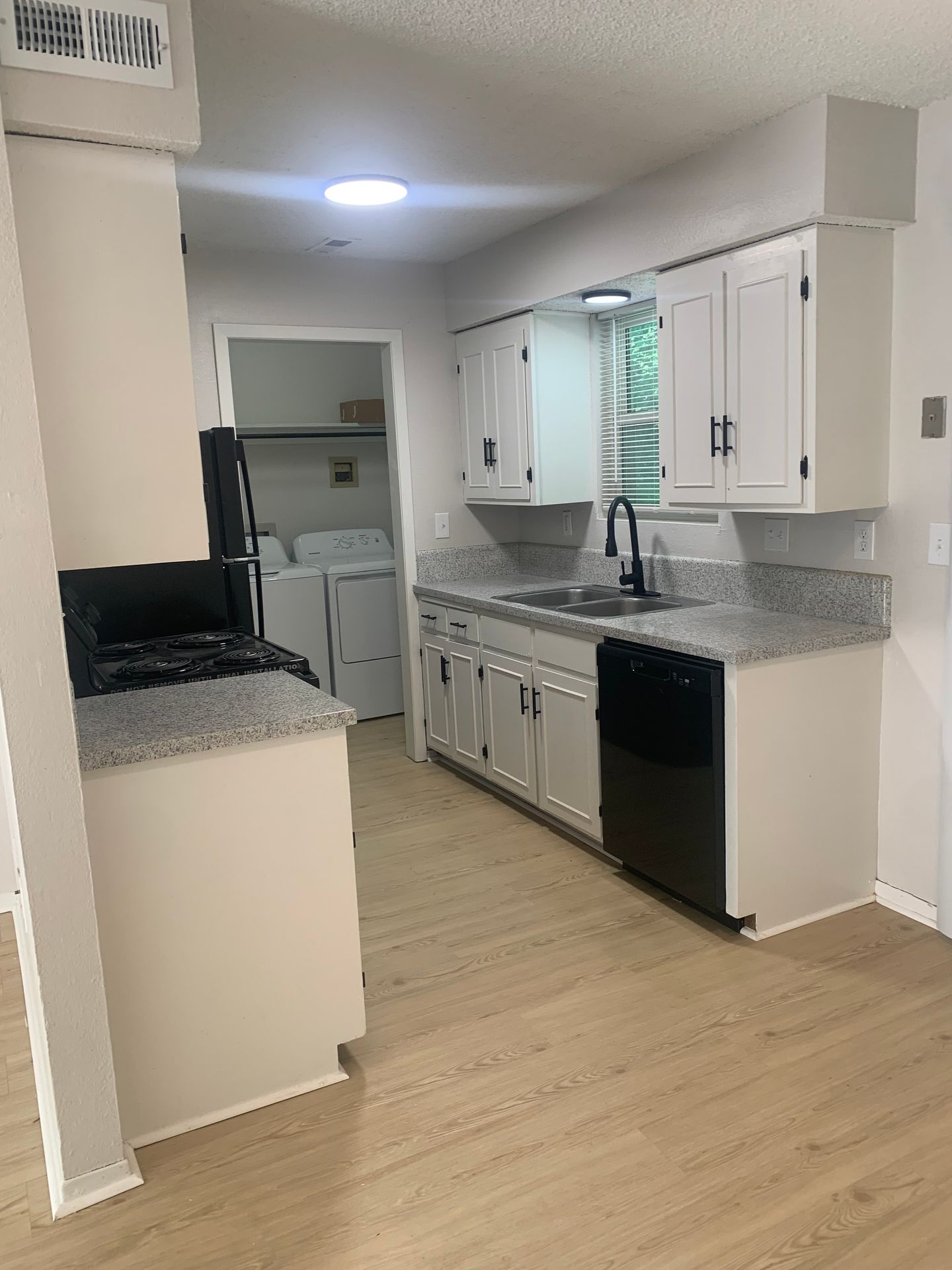 Wichita Apartment: 2510 E. Pawnee