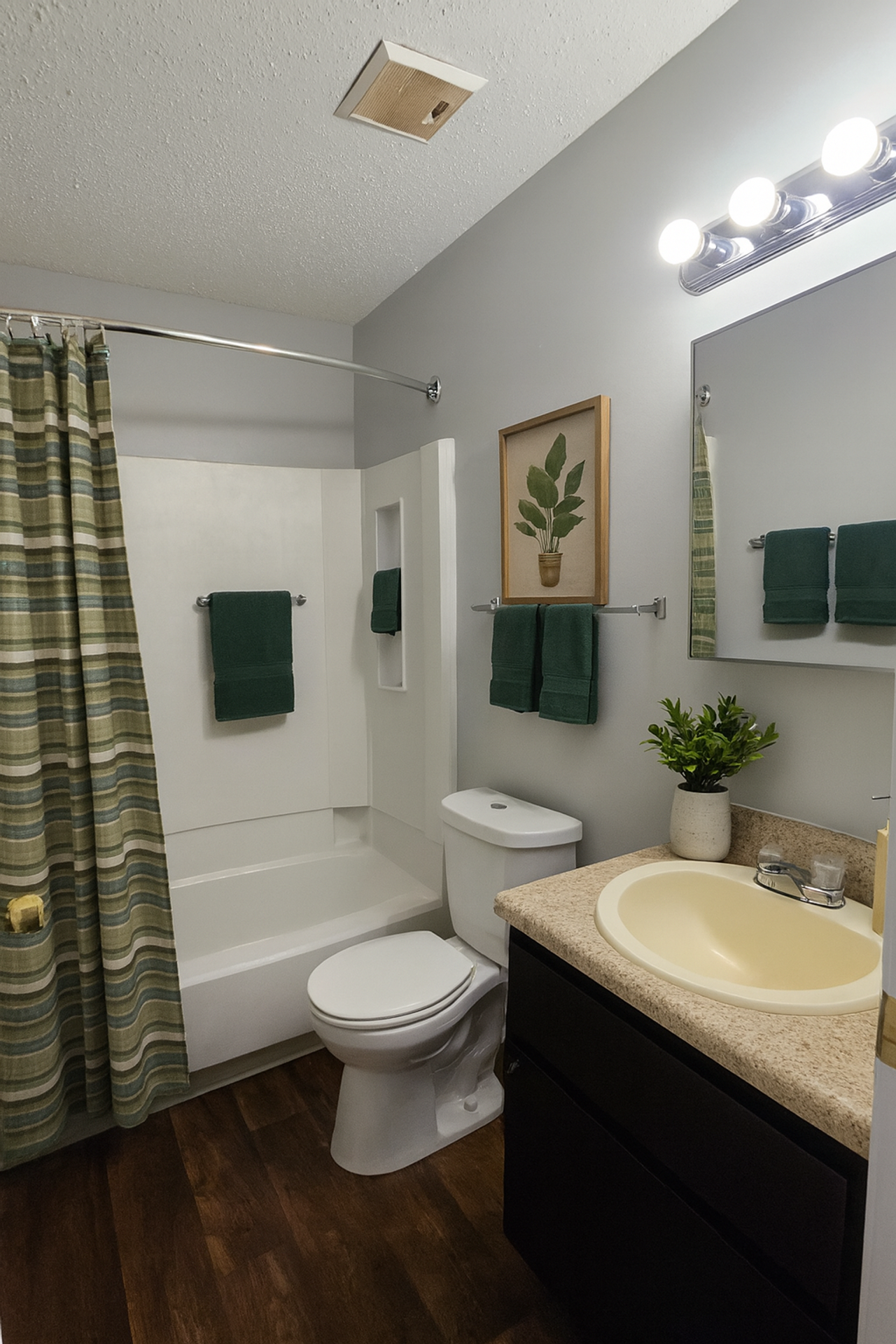 Wichita Apartment: 6747 W Par Ln