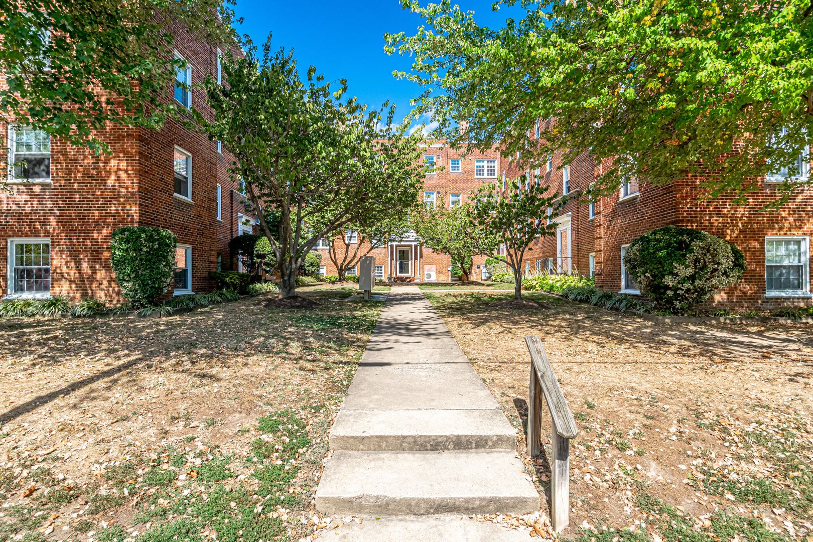 Alexandria Apartment: 218 E. Mason Ave