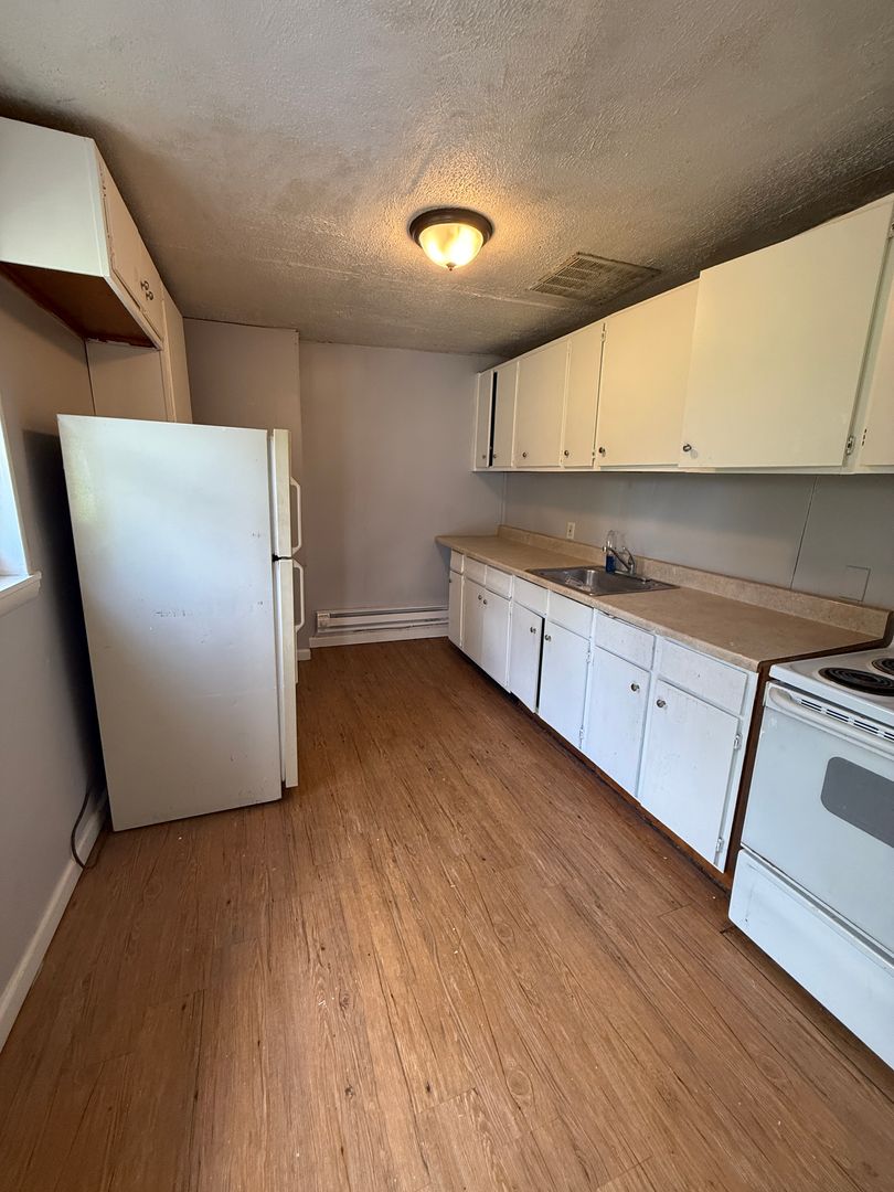 Washington Apartment: 123 Church St