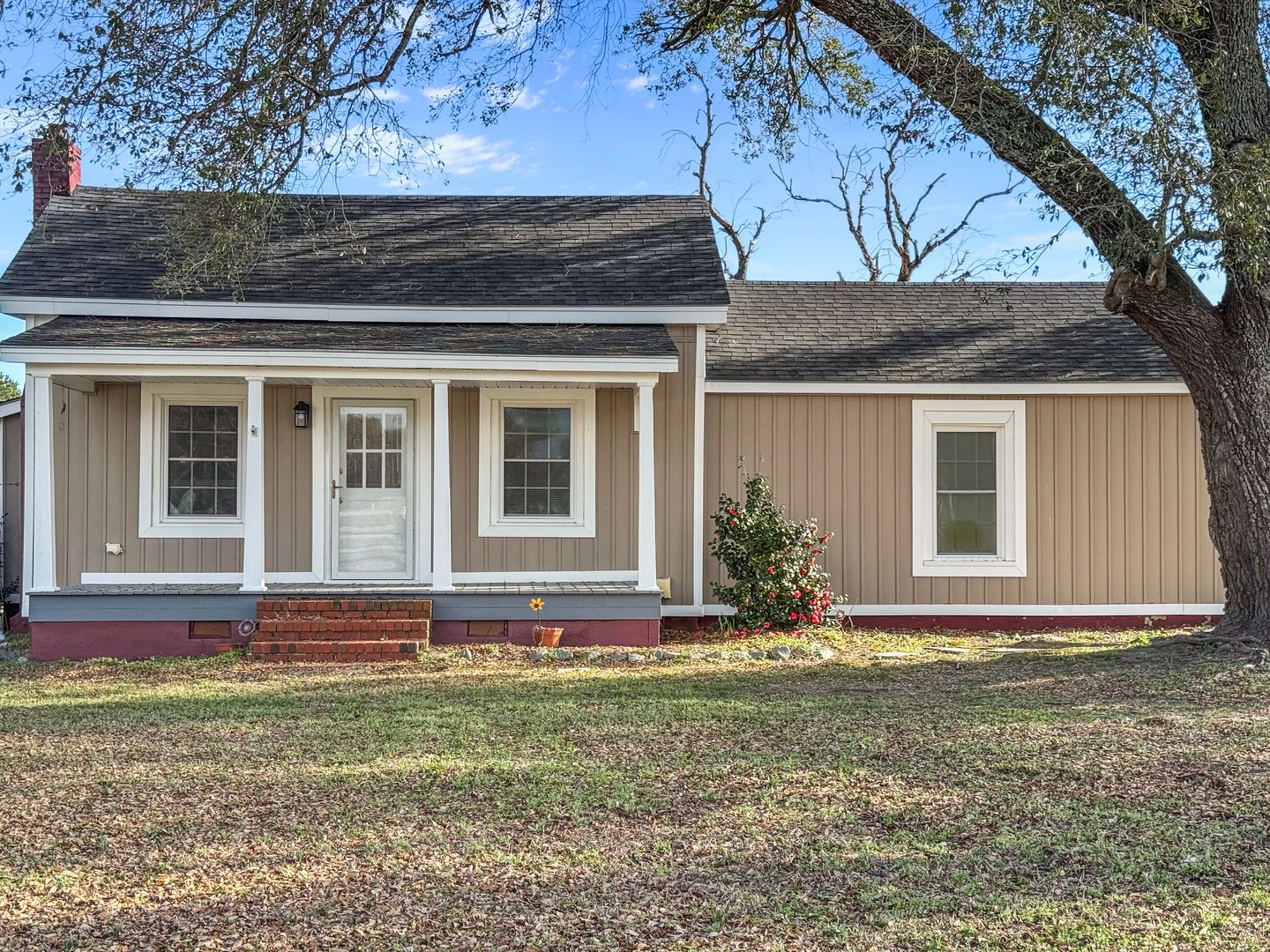 Rocky Mount House: 7687 Preacher Joyner Rd.