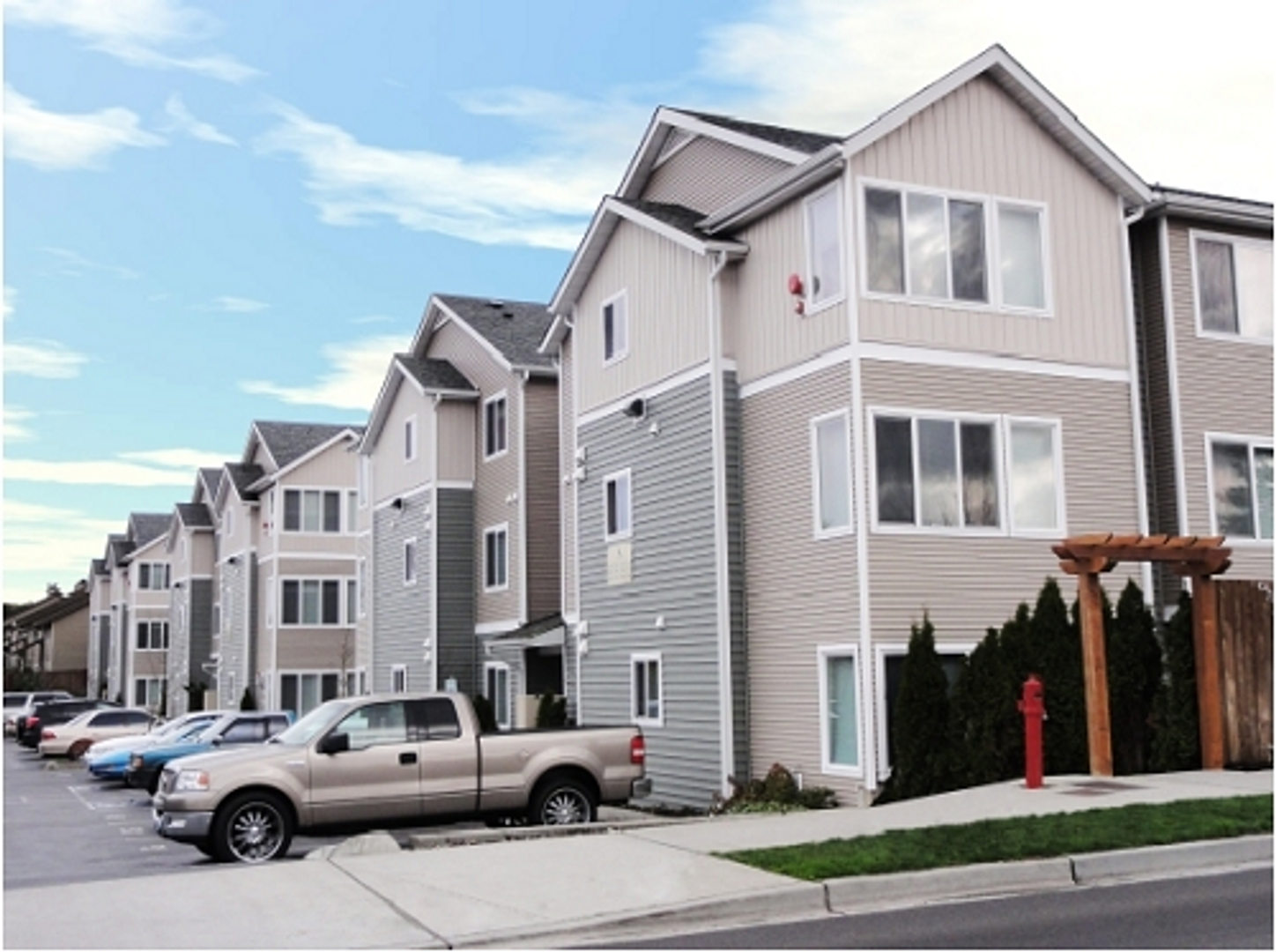 Seattle Apartment: 10790 16th Ave SW